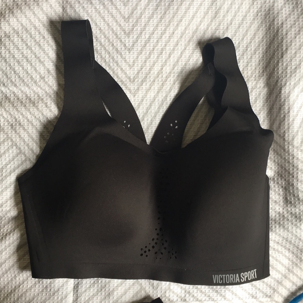 Victoria’s Sport angel max sports bra
